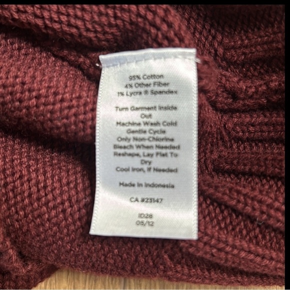 Talbots Womens Burgundy Split Turtleneck Toggle Pullover Sweater Cotton Knit S - Picture 7 of 7